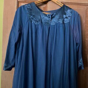 Gossard Artemis vintage blue nylon peignoir small & matching Mady's slippers